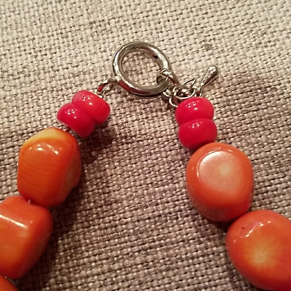 Nice Orange and Red Beaded Necklace - Picture 2 of 2